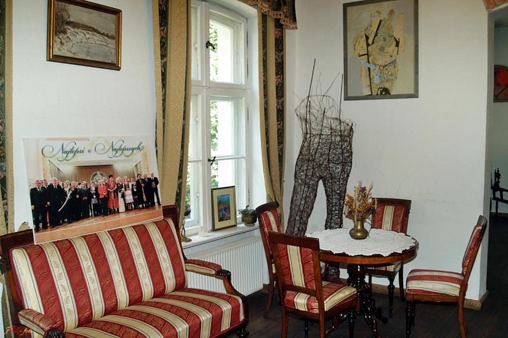 Hotel Cichy Dwor à Manowo Extérieur photo